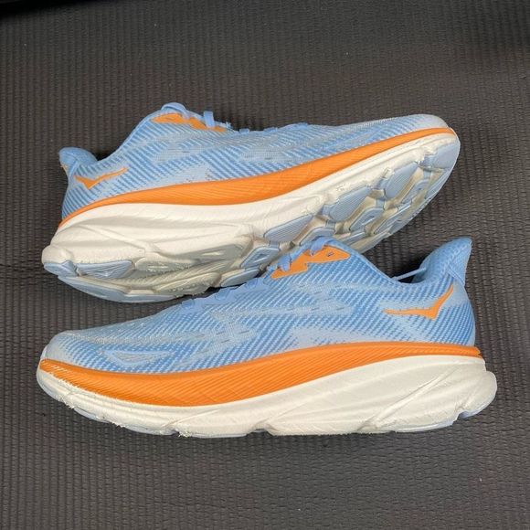HOKA ONE ONE CLIFTON 9 - Women’s Running Shoes - SIZE 9B - Picture 9 of 11